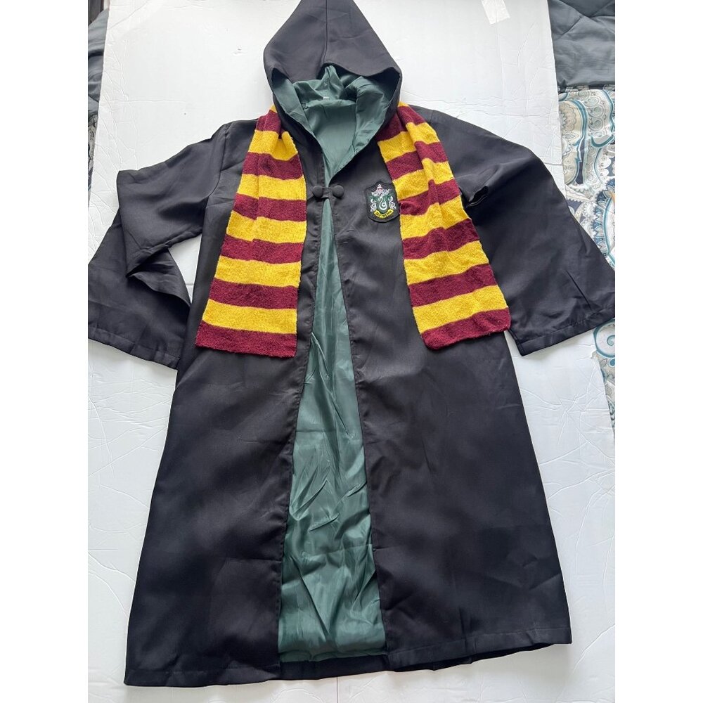 Harry Potter Slytherin Hooded Cape and Scarf Halloween Costume Set Size Youth L